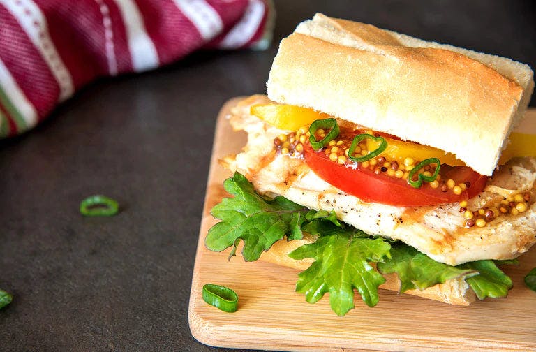 Grilled chicken sandwich with veggies