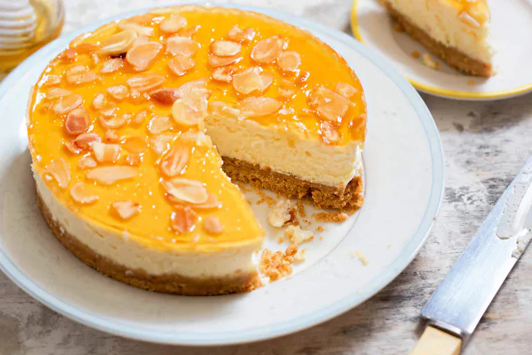 Orange cheesecake with a delightful presentation
